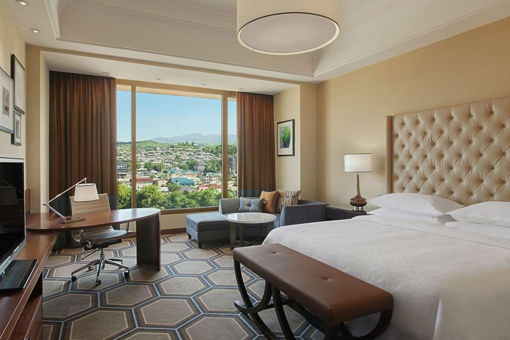 Hilton Dushanbe Habitación foto
