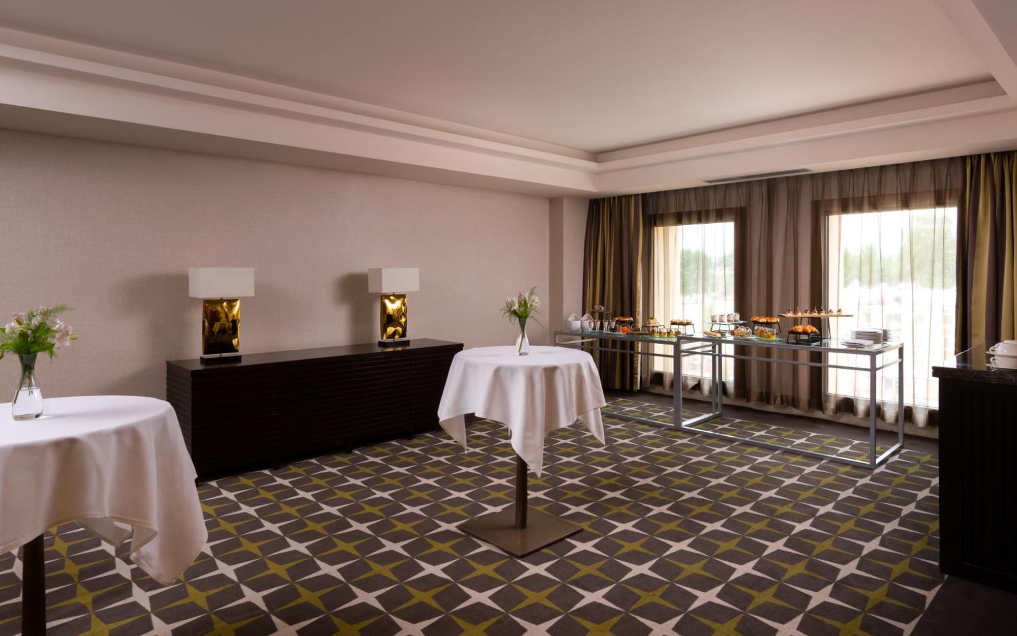Hilton Dushanbe Exterior foto